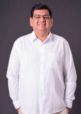 Foto oficial de EDUARDO AQUINO