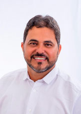 Foto oficial de NELINHO